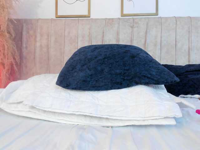 mia-lourence live cam on BongaCams
