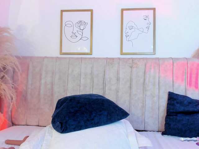 mia-lourence live cam on BongaCams