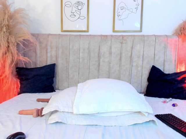 mia-lourence live cam on BongaCams