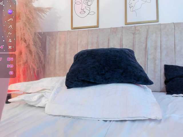 mia-lourence live webcam show