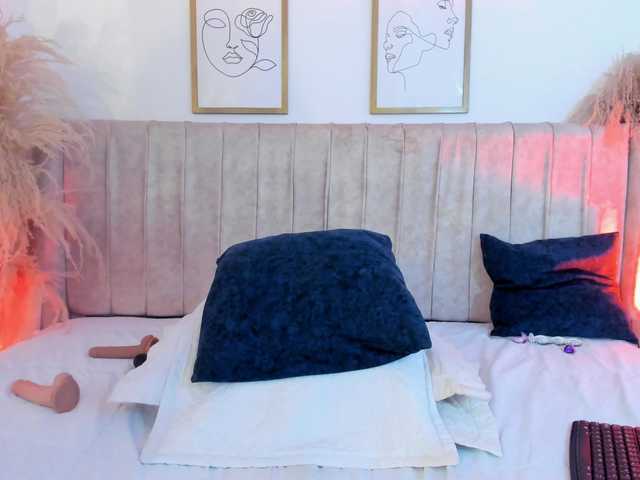 mia-lourence live cam on BongaCams