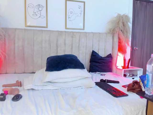 mia-lourence live cam on BongaCams