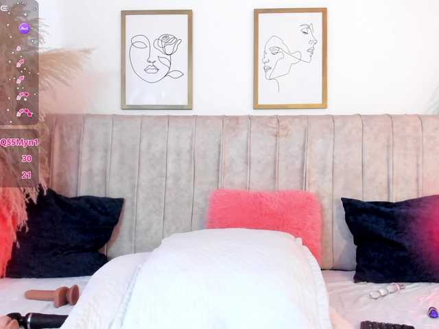 mia-lourence live sex show