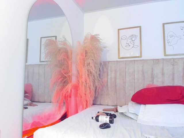 mia-lourence live cam on BongaCams
