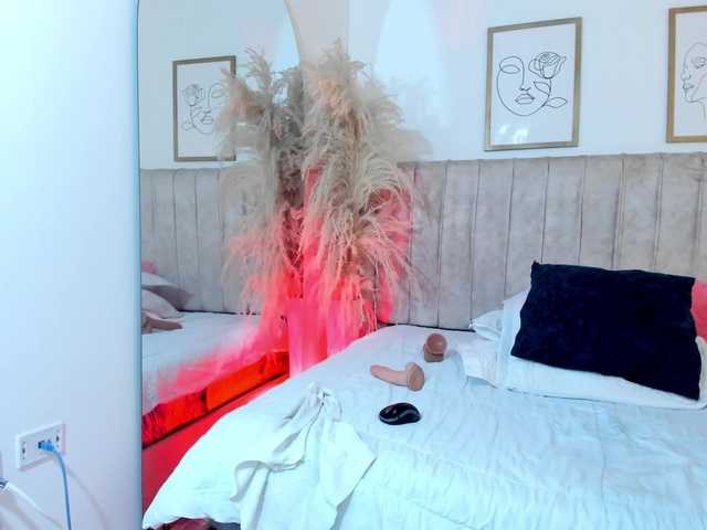 mia-lourence live cam