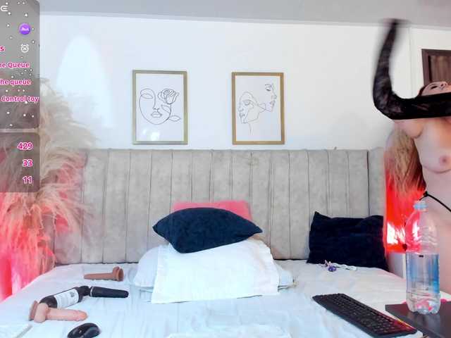 mia-lourence live cam on BongaCams