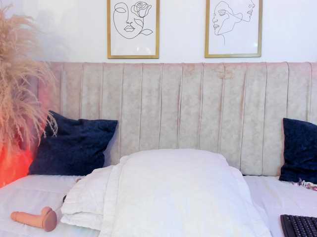 mia-lourence live cam on BongaCams