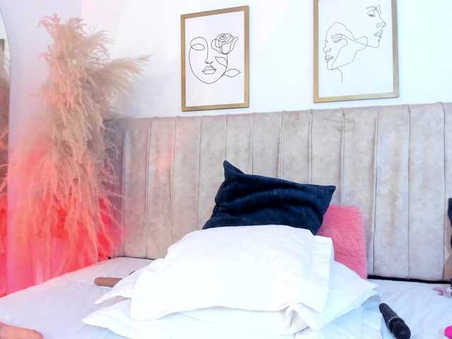 mia-lourence live cam on BongaCams
