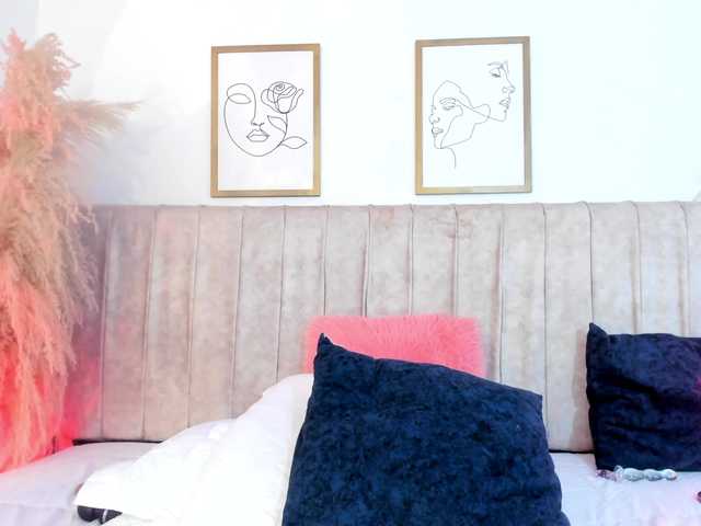 mia-lourence live cam on BongaCams