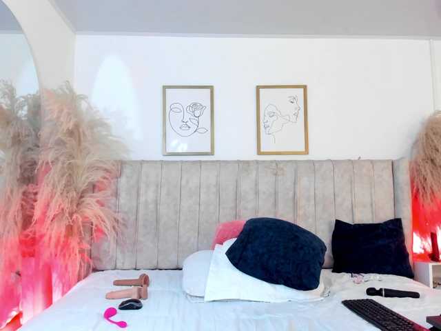 mia-lourence live cam on BongaCams