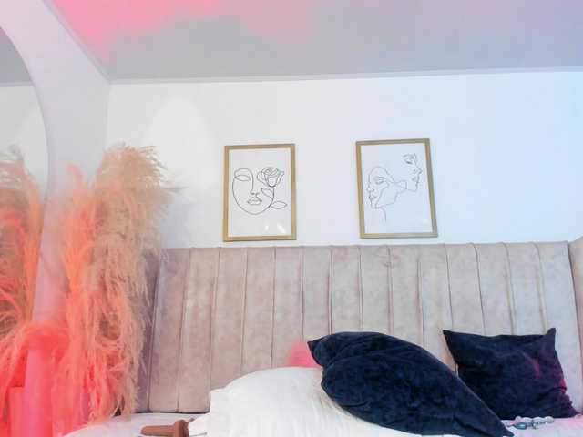 mia-lourence live cam on BongaCams