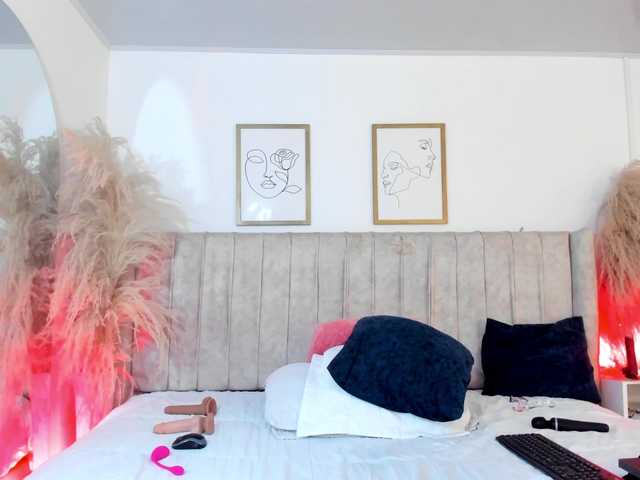mia-lourence live cam on BongaCams