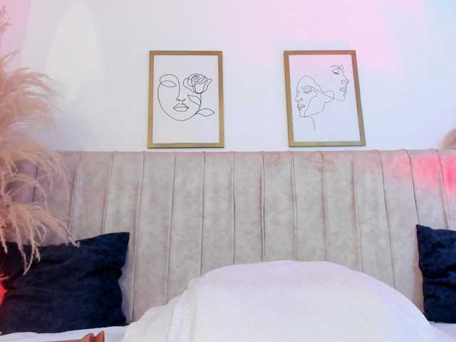 mia-lourence live cam preview