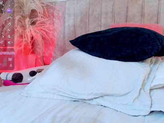 mia-lourence Live Webcam on BongaCams