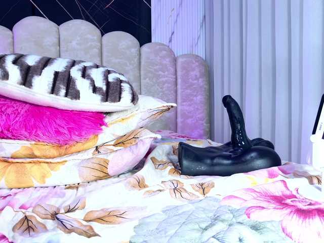 violetta-london live cam on BongaCams