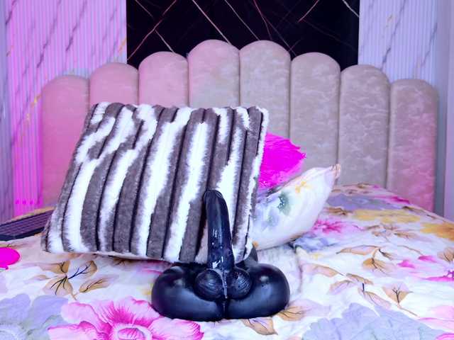 violetta-london live cam on BongaCams