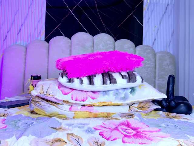 violetta-london live cam on BongaCams