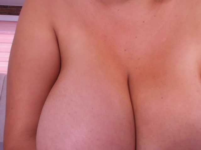 tinkerbell-'s BongaCams show and profile