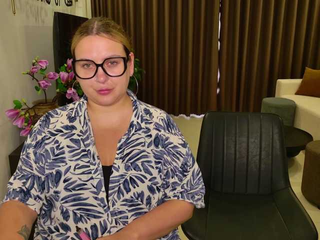 dreamteamgirls's BongaCams show and profile