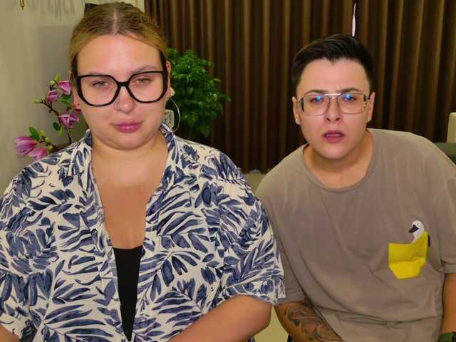 dreamteamgirls's BongaCams show and profile