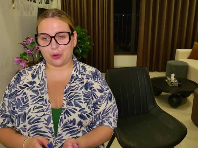 dreamteamgirls's BongaCams show and profile