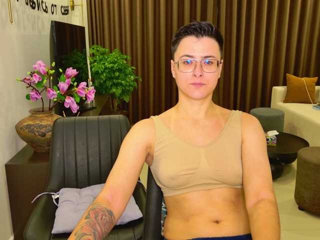 dreamteamgirls's BongaCams show and profile