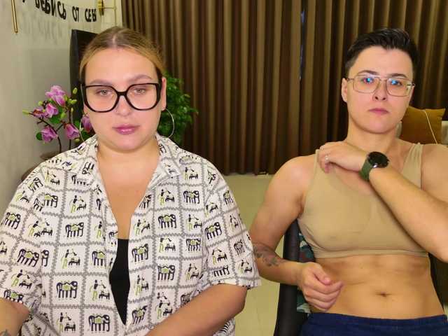 dreamteamgirls's BongaCams show and profile