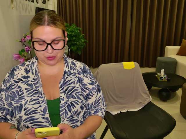 dreamteamgirls's BongaCams show and profile