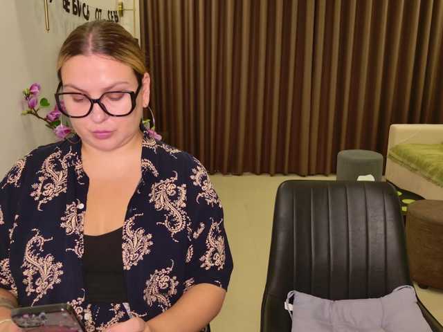 dreamteamgirls live cam on BongaCams