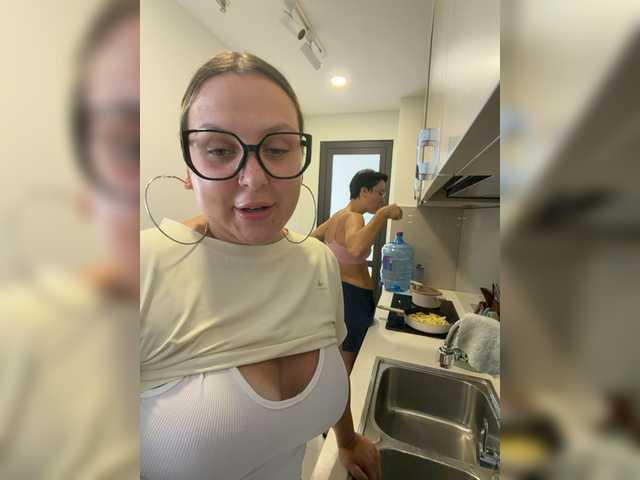 dreamteamgirls live cam on BongaCams