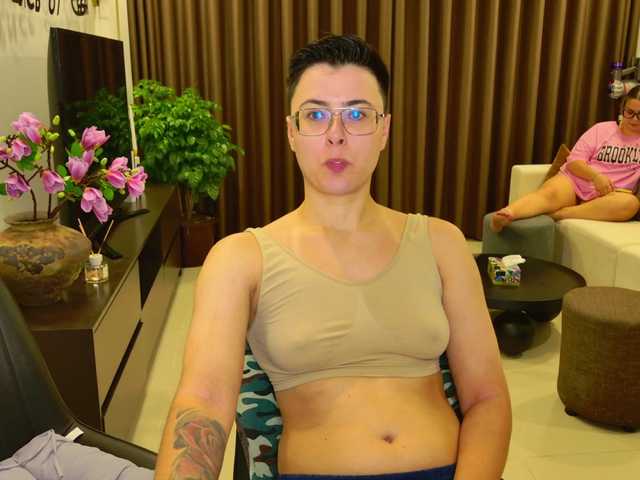 dreamteamgirls's BongaCams show and profile