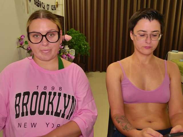 dreamteamgirls live sex show