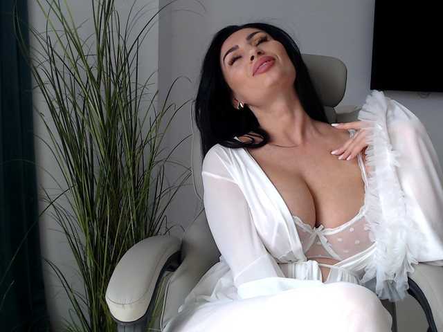 ElizabethAC's BongaCams show and profile