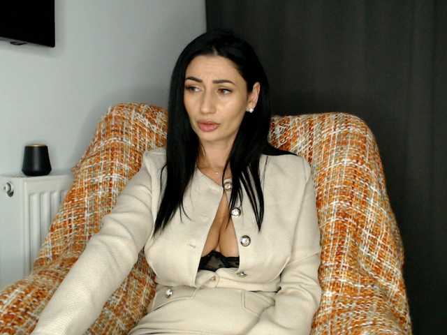 ElizabethAC, en directo ahora en BongaCams