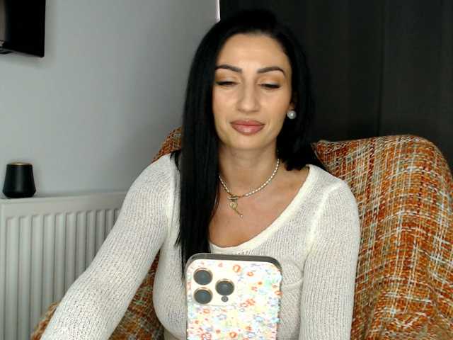 ElizabethAC, en directo ahora en BongaCams