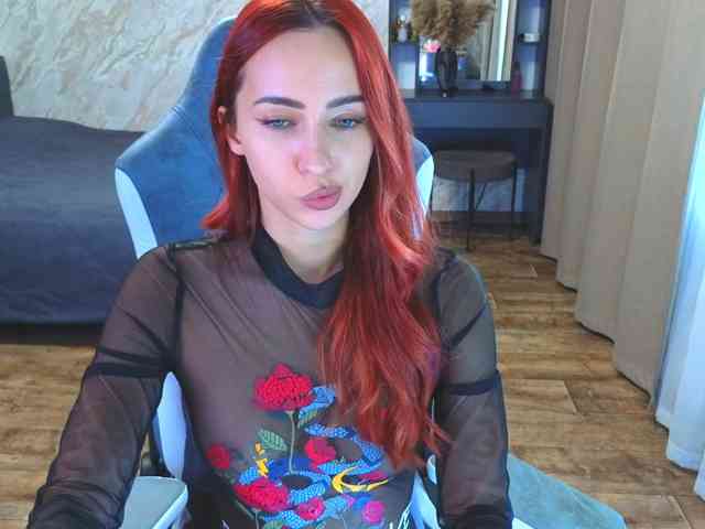 LolaLaLol webcam