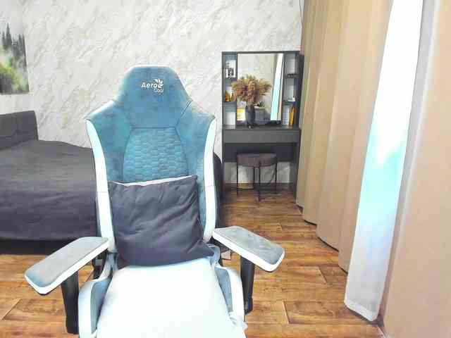 LolaLaLol webcam