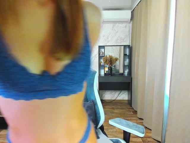 LolaLaLol webcam