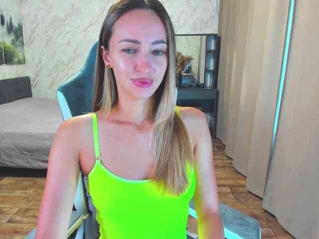 LolaLaLol webcam