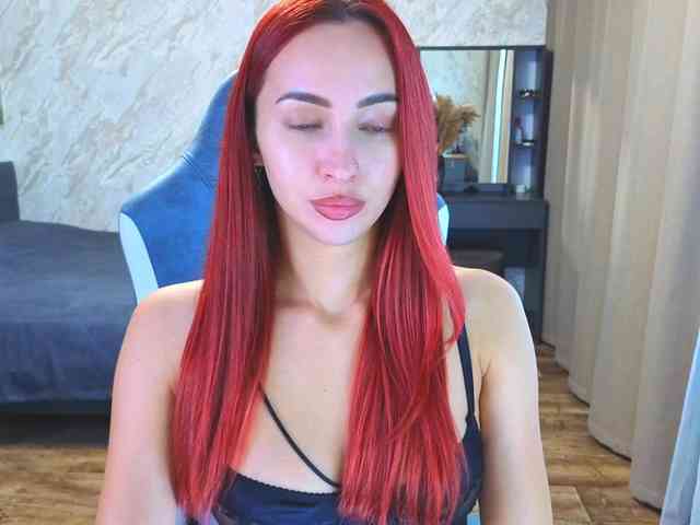 LolaLaLol webcam