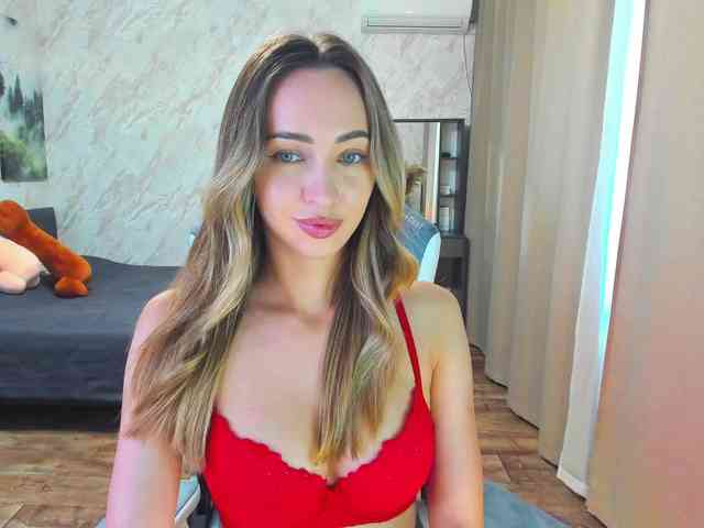 LolaLaLol webcam