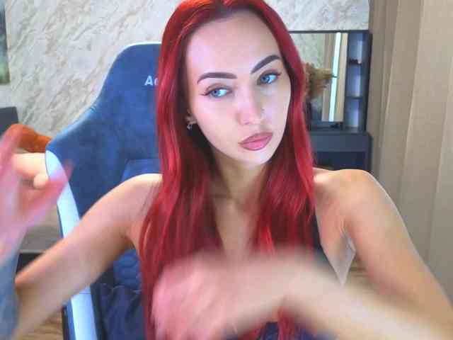 LolaLaLol webcam