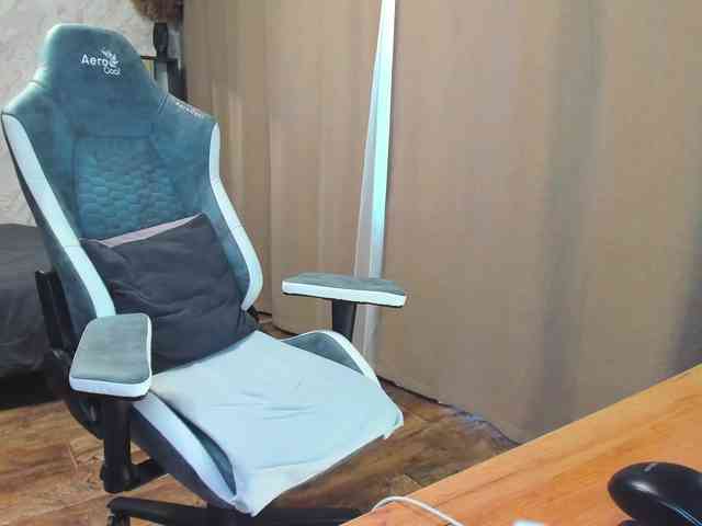 LolaLaLol webcam
