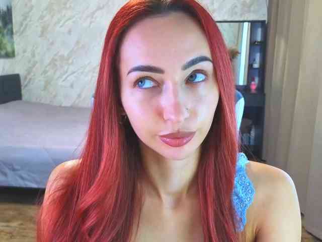 LolaLaLol webcam