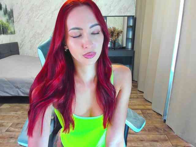 LolaLaLol webcam