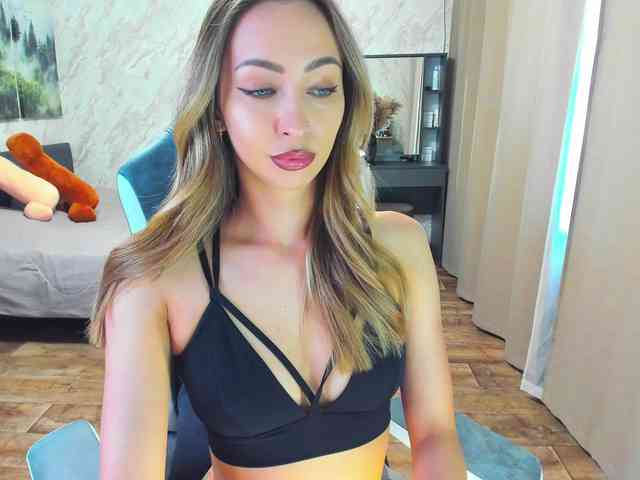 LolaLaLol webcam