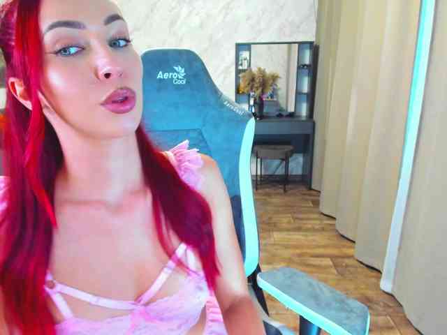 LolaLaLol webcam