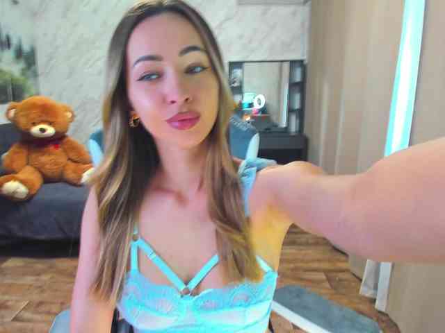 LolaLaLol webcam