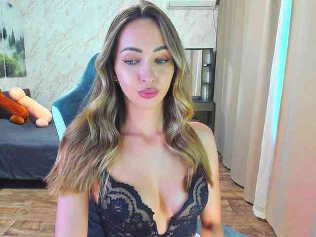 LolaLaLol webcam