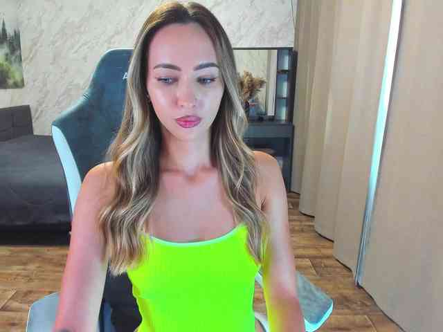 LolaLaLol webcam